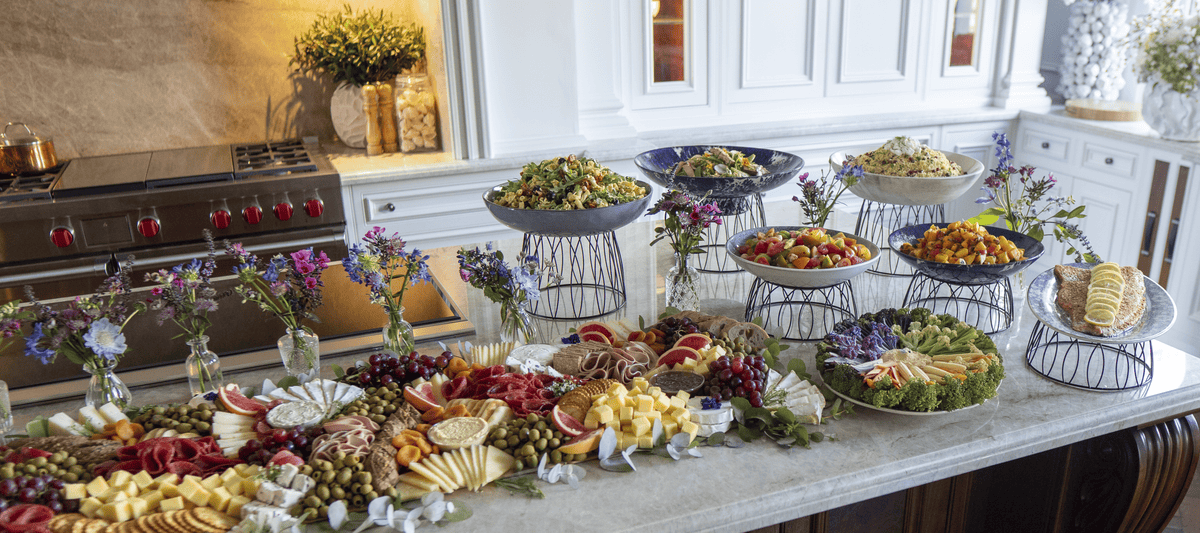 A lunch buffet presentation